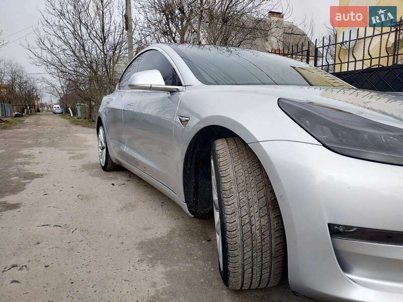 Седан Tesla Model 3 2018 в Житомире