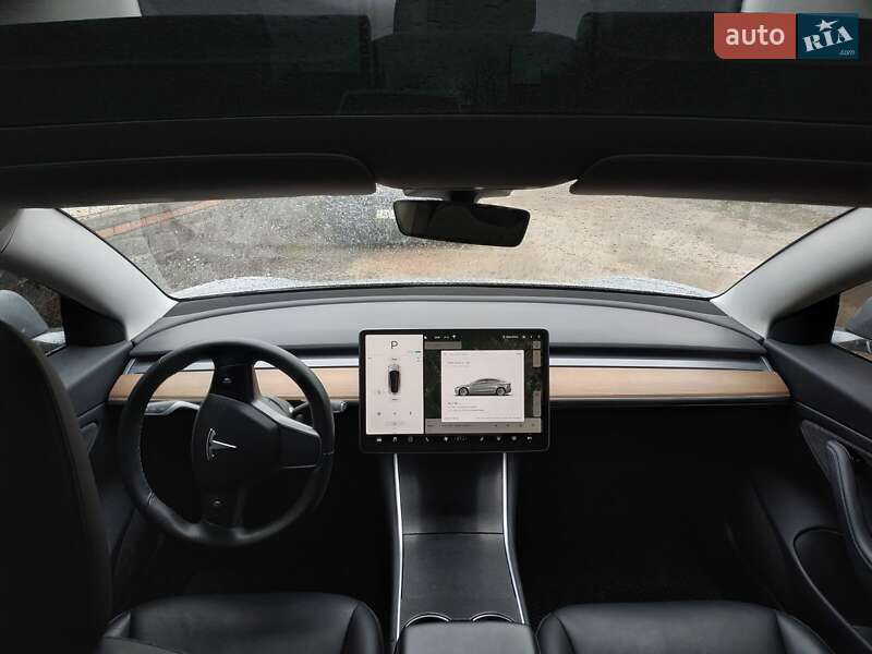 Седан Tesla Model 3 2018 в Житомире