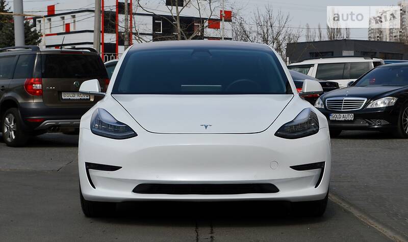 Седан Tesla Model 3 2019 в Одесі