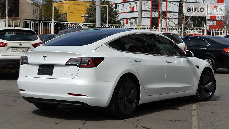 Седан Tesla Model 3 2019 в Одесі