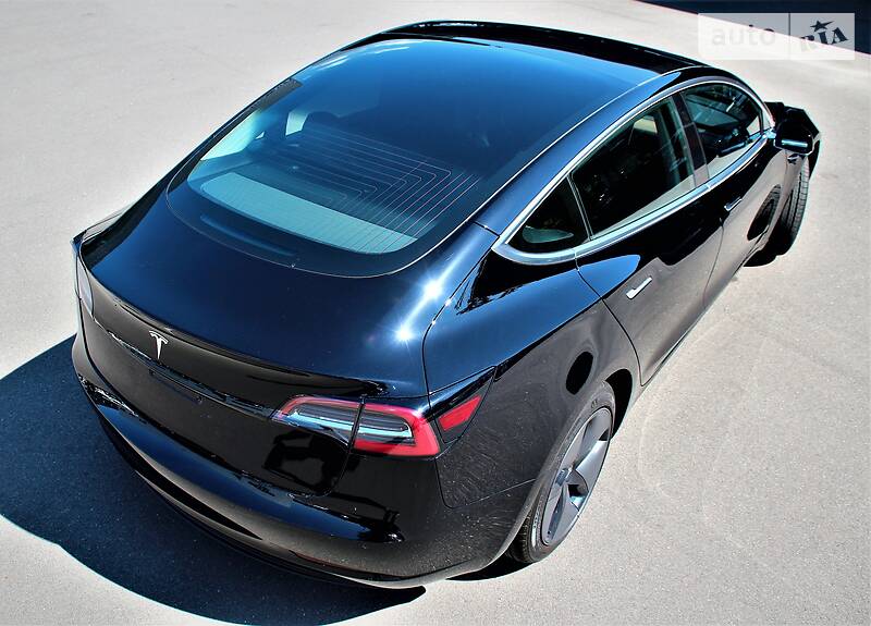Седан Tesla Model 3 2019 в Києві