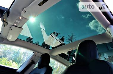 Седан Tesla Model 3 2019 в 