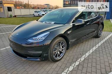 Седан Tesla Model 3 2019 в Киеве