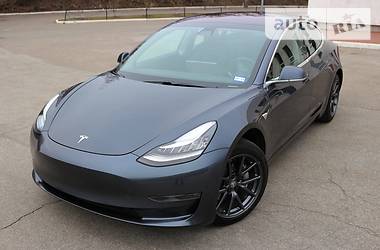 Седан Tesla Model 3 2018 в 