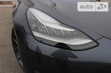 Седан Tesla Model 3 2018 в 
