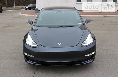 Седан Tesla Model 3 2018 в 