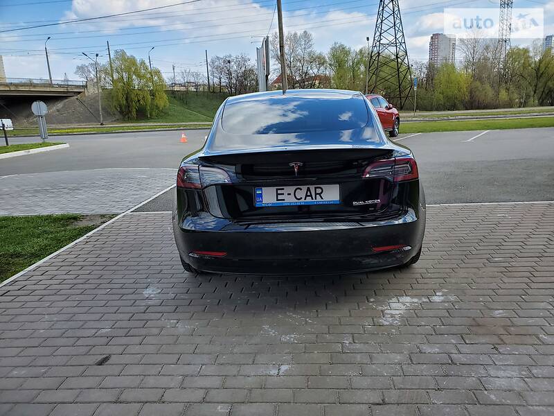 Седан Tesla Model 3 2019 в Києві