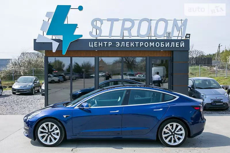 Седан Tesla Model 3 2018 в 