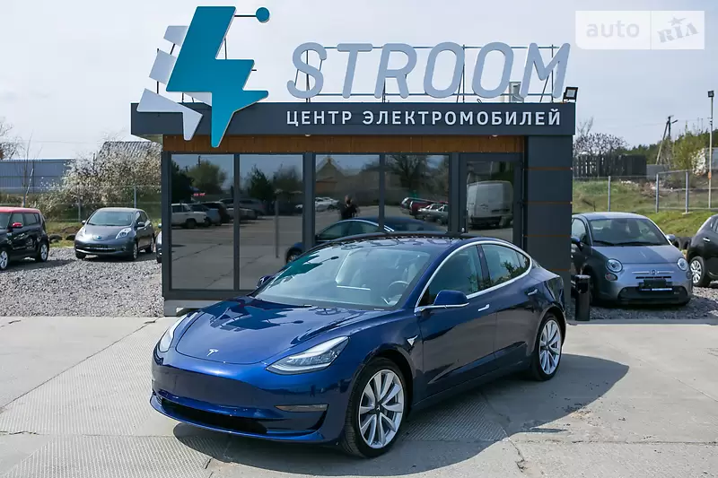 Седан Tesla Model 3 2018 в 