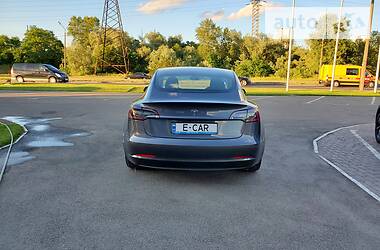 Седан Tesla Model 3 2019 в Киеве