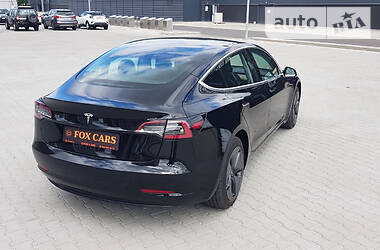 Седан Tesla Model 3 2018 в Киеве