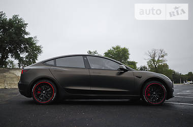 Седан Tesla Model 3 2018 в 