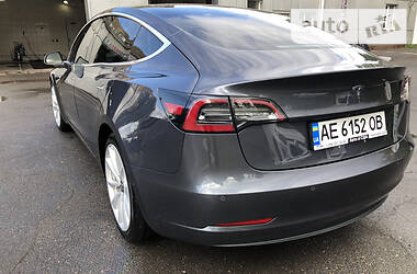 Седан Tesla Model 3 2018 в Кривому Розі