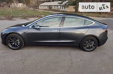 Седан Tesla Model 3 2018 в Днепре