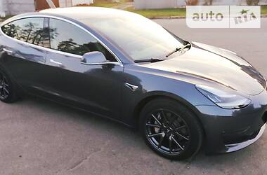 Седан Tesla Model 3 2018 в Днепре