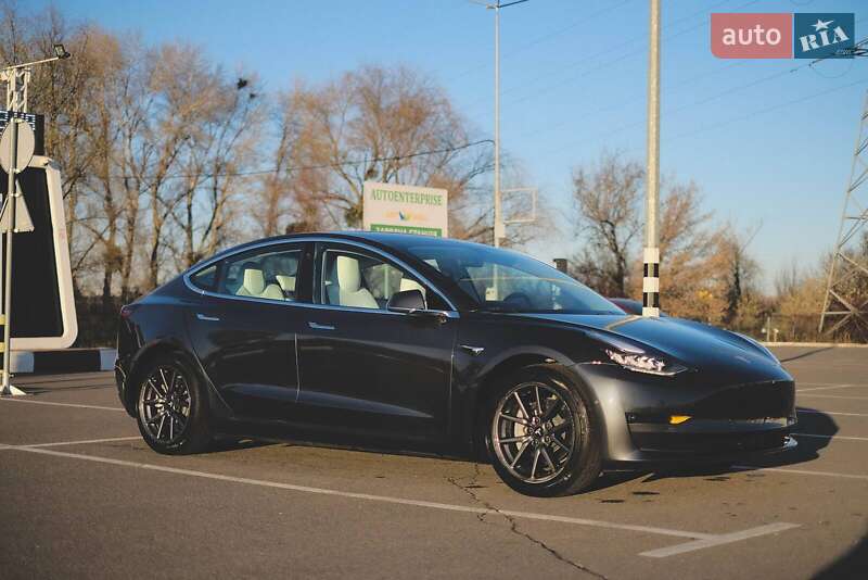 Седан Tesla Model 3 2018 в Киеве фото 2 Седан Tesla Model 3 2018 в Киеве