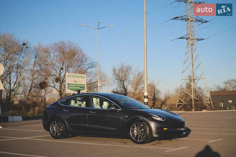 Седан Tesla Model 3 2018 в Киеве фото 11 Седан Tesla Model 3 2018 в Киеве