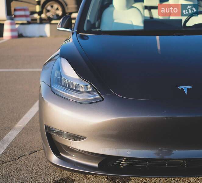 Седан Tesla Model 3 2018 в Киеве фото 13 Седан Tesla Model 3 2018 в Киеве