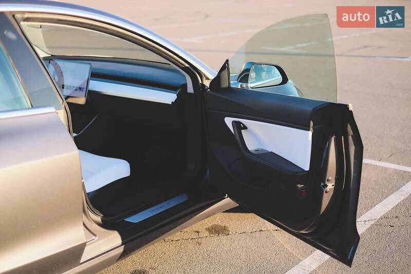 Седан Tesla Model 3 2018 в Киеве фото 18 Седан Tesla Model 3 2018 в Киеве