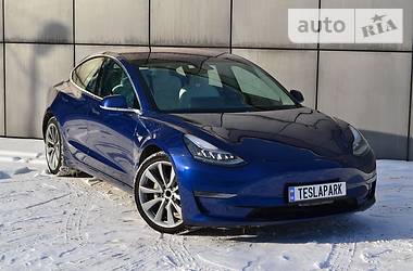 Седан Tesla Model 3 2018 в Киеве