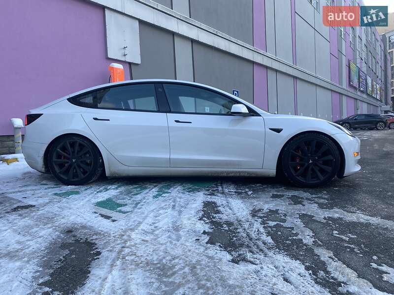 Седан Tesla Model 3 2019 в Киеве