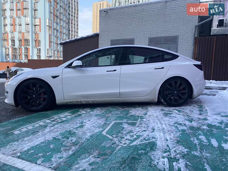 Седан Tesla Model 3 2019 в Киеве