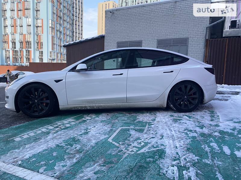 Седан Tesla Model 3 2019 в Києві