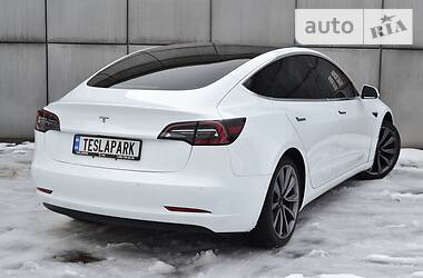 Седан Tesla Model 3 2018 в Києві