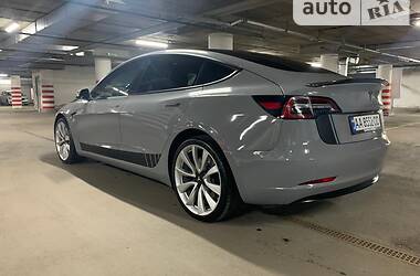 Седан Tesla Model 3 2018 в Киеве