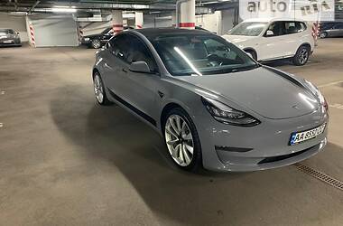 Седан Tesla Model 3 2018 в Киеве