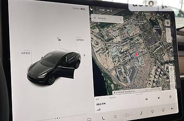 Седан Tesla Model 3 2021 в Києві