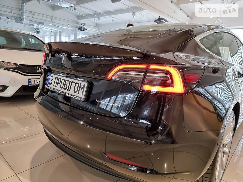 Седан Tesla Model 3 2019 в Киеве