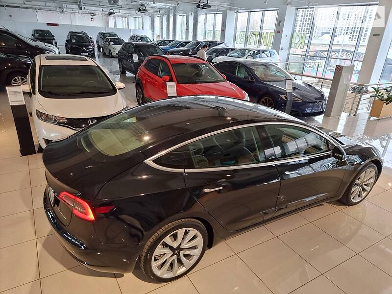 Седан Tesla Model 3 2019 в Киеве