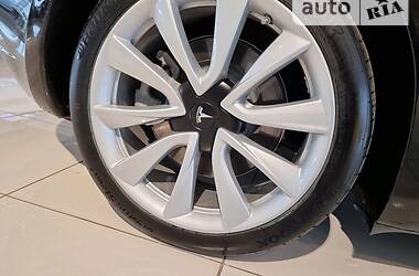 Седан Tesla Model 3 2019 в Киеве