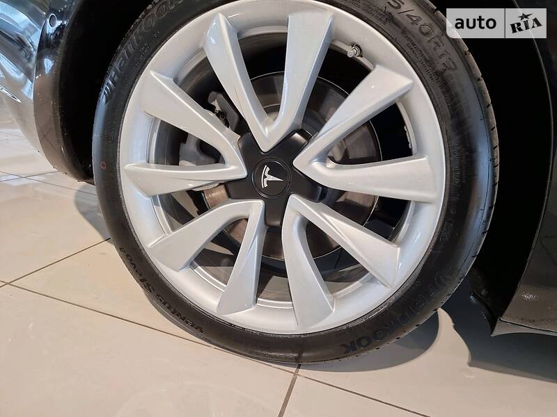 Седан Tesla Model 3 2019 в Киеве