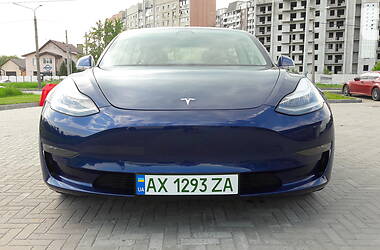 Седан Tesla Model 3 2020 в Черкассах