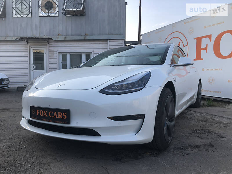 Седан Tesla Model 3 2019 в Києві