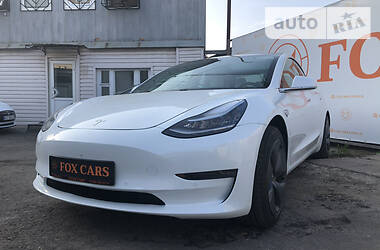 Седан Tesla Model 3 2019 в 