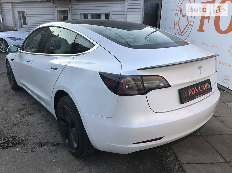 Седан Tesla Model 3 2019 в Києві