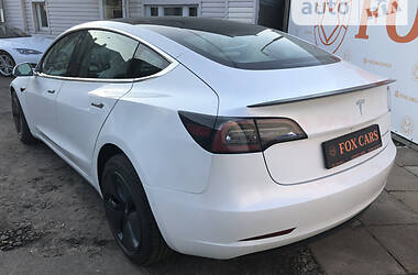 Седан Tesla Model 3 2019 в 