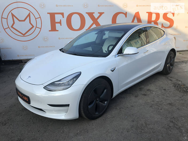 Седан Tesla Model 3 2019 в Києві