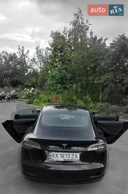 Седан Tesla Model 3 2020 в Харькове