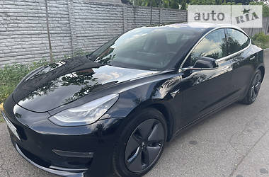 Седан Tesla Model 3 2019 в 