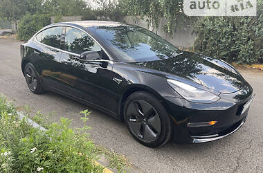 Седан Tesla Model 3 2019 в 