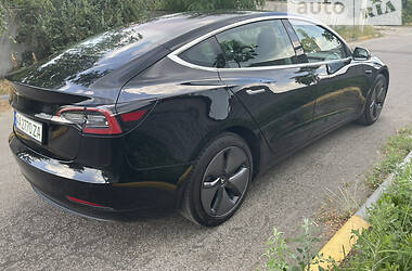 Седан Tesla Model 3 2019 в 