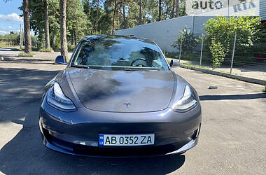 Седан Tesla Model 3 2019 в Вінниці