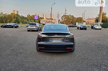 Седан Tesla Model 3 2019 в Києві