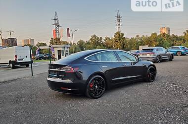 Седан Tesla Model 3 2019 в Києві