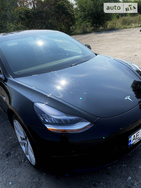 Седан Tesla Model 3 2018 в Дніпрі