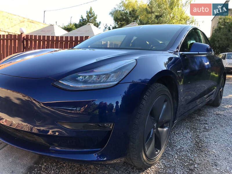 Tesla Model 3 2019